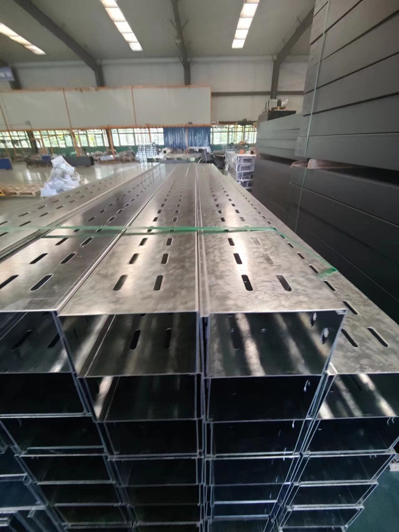 托盤式電纜橋架